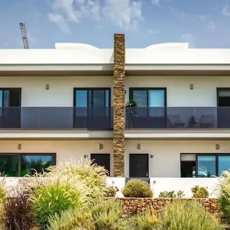 ヴィラ Mamma Mia House By Ici ペラ